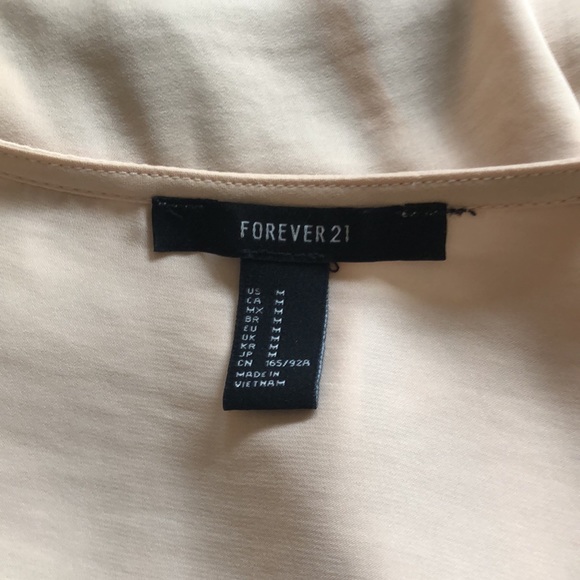 Pink blouse - Picture 3 of 3